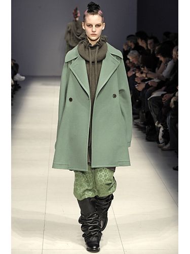 Fashion show, Runway, Joint, Outerwear, Style, Coat, Fashion model, Boot, Winter, Fashion, 