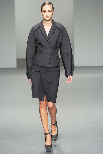 Clothing, Sleeve, Shoulder, Fashion show, Human leg, Joint, Outerwear, Collar, Fashion model, Style, 