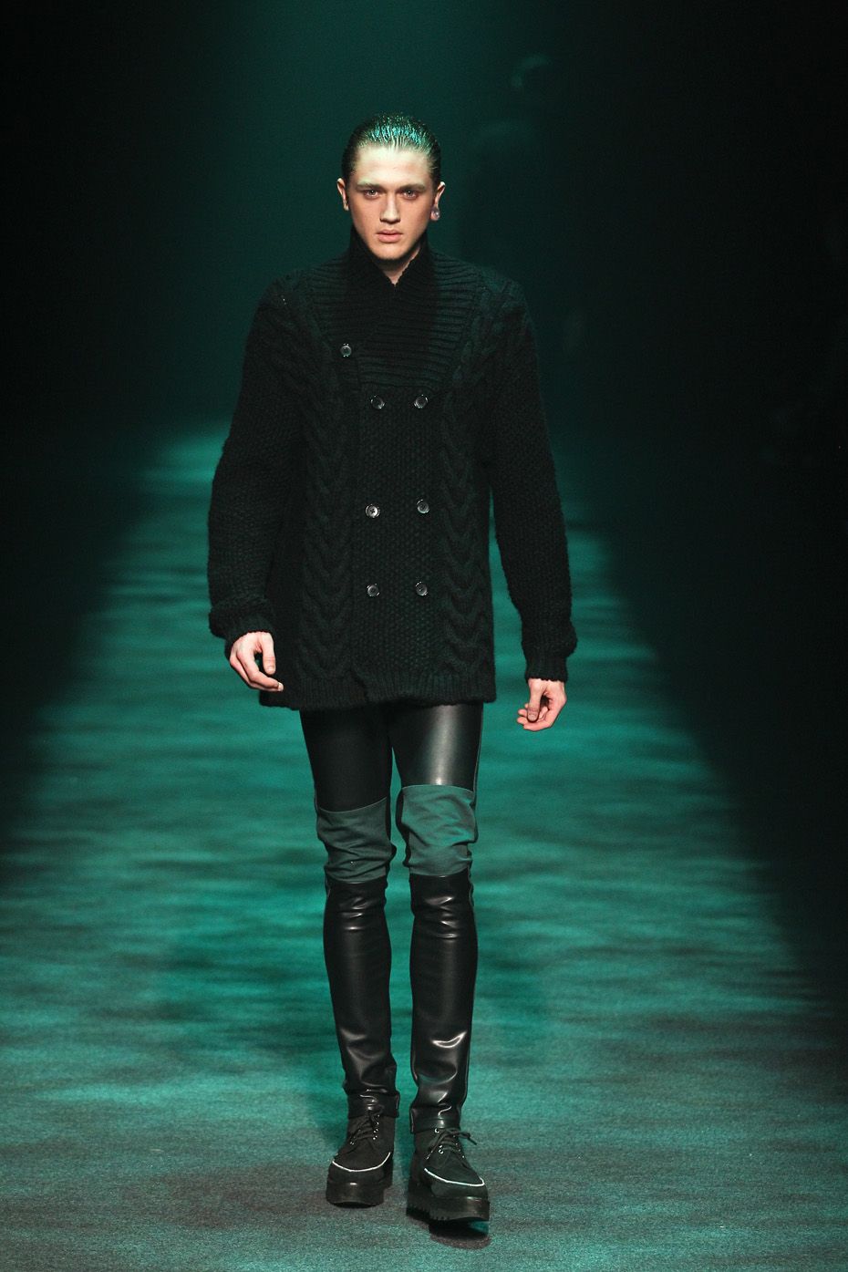 Clothing, Sleeve, Fashion show, Outerwear, Style, Winter, Coat, Runway, Fashion model, Boot, 