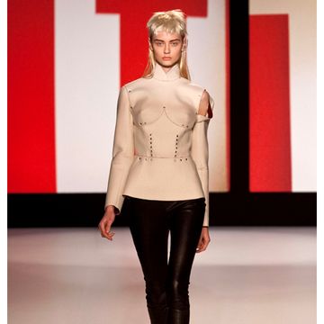 Human, Shoulder, Joint, Waist, Red, Fashion show, Style, Runway, Fashion model, Knee, 