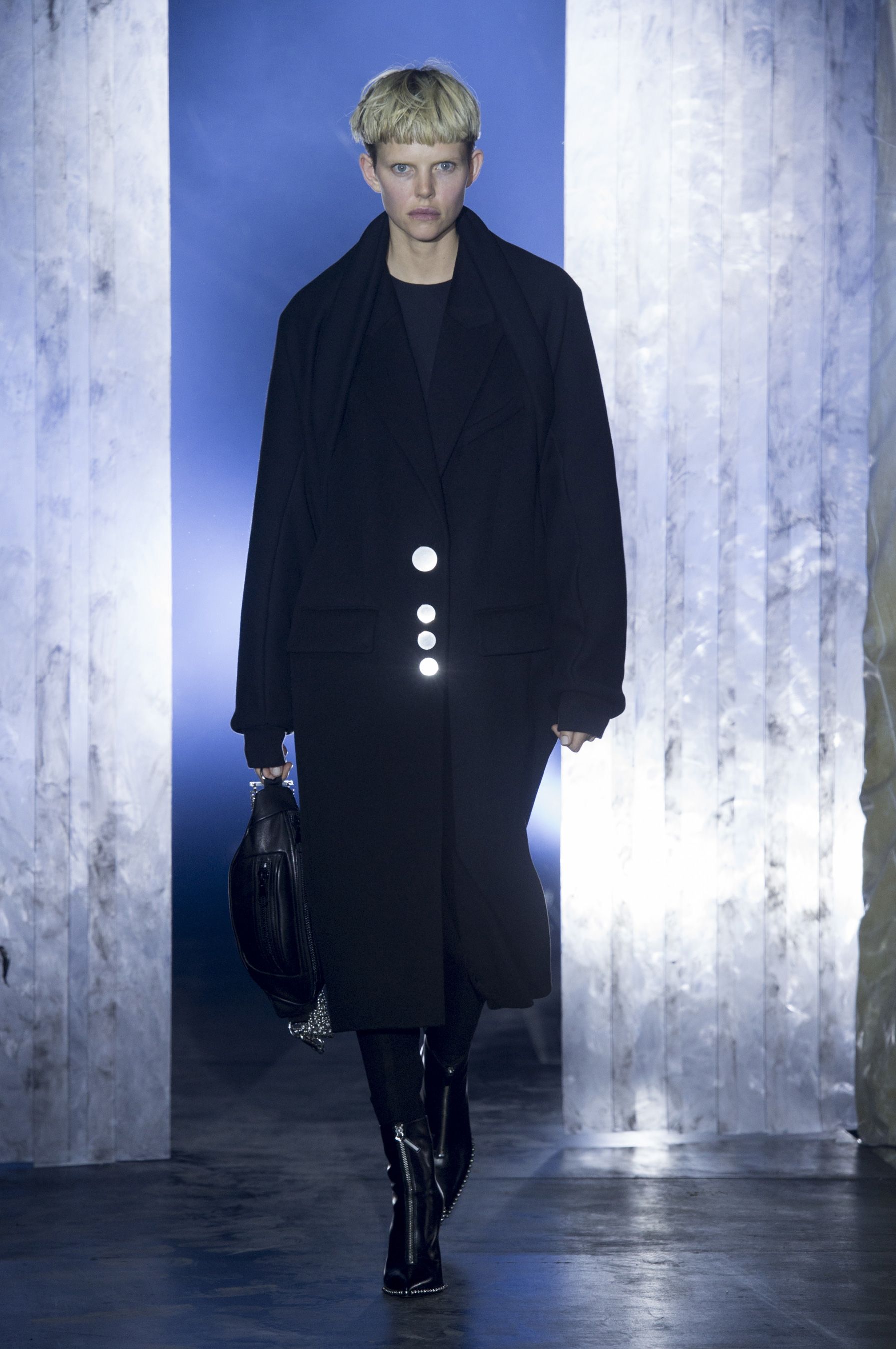 個性を引き立てる逸品【alexander wang】ローエッジ ブレザー 正規取扱店販売品】alexanderwang ブラック ウールブレンド