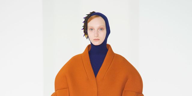 Collar, Sleeve, Human body, Shoulder, Textile, Standing, Joint, Style, Orange, Electric blue, 