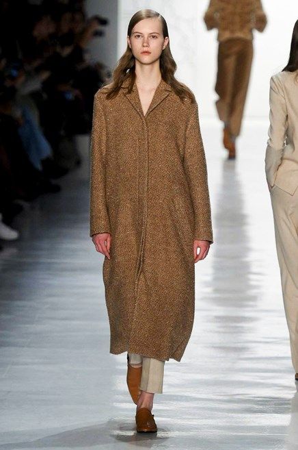 Clothing, Fashion show, Brown, Sleeve, Shoulder, Runway, Joint, Fashion model, Outerwear, Style, 