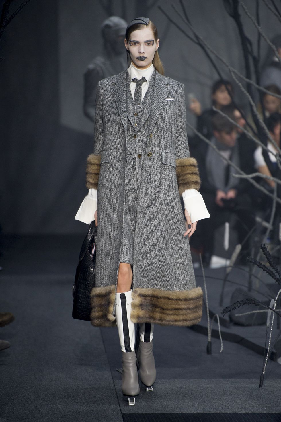 Clothing, Coat, Textile, Outerwear, Fashion show, Style, Winter, Runway, Overcoat, Street fashion, 