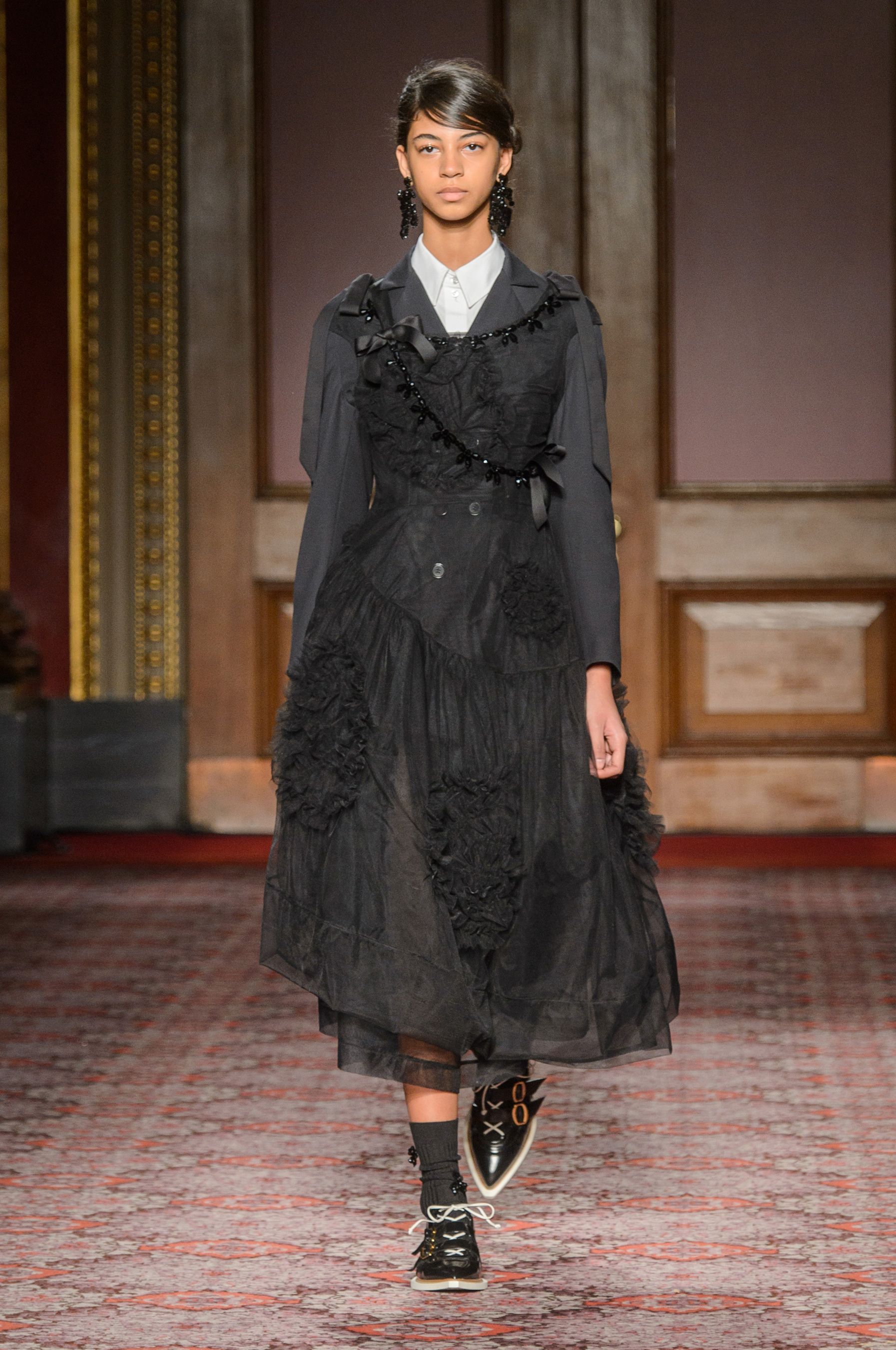 SIMONE-ROCHA.jpg?crop=1xw:0.