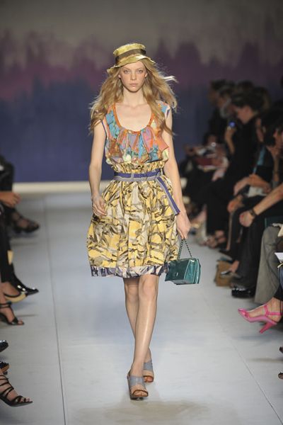 【中古】BOUTIQUE MOSCHINO ブティックモスキーノ トップス レディース カーディガン イエロー ラメ ビジュー サイズS相当 新品タグ付きMOSCHINO モスキーノBearニットカーディガン - メルカリ