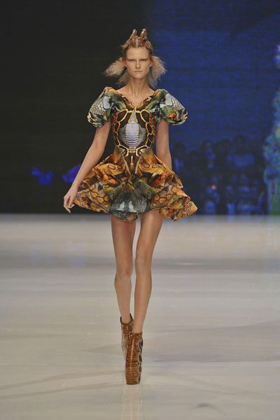 アレキサンダー マックイーン レディース サングラス アジアン Alexander McQueen】2024年春夏コレクション新作サングラス