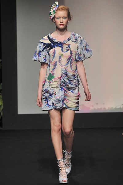 Clothing, Shoulder, Dress, Fashion show, Joint, One-piece garment, Style, Fashion model, Pattern, Runway, 