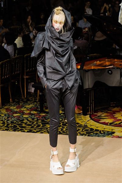 大輪の花柄　Vivienne Westwood ゴールドレーベル　シルクシャツ 大輪の花柄 Vivienne Westwood ゴールドレーベル シルクシャツ