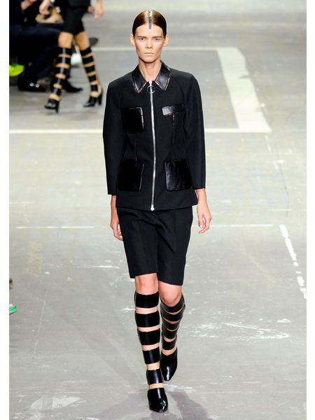 ★世界に1着❣️ランウェイ☆ビート衣装 ロンドンで開催中の没入型エキシビション「Vogue: Inventing the