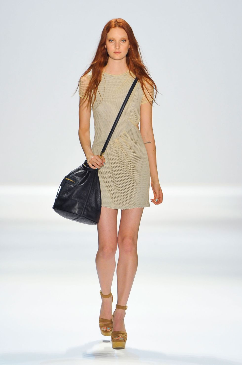 Brown, Sleeve, Shoulder, Dress, Bag, Human leg, Joint, One-piece garment, Style, Fashion model, 