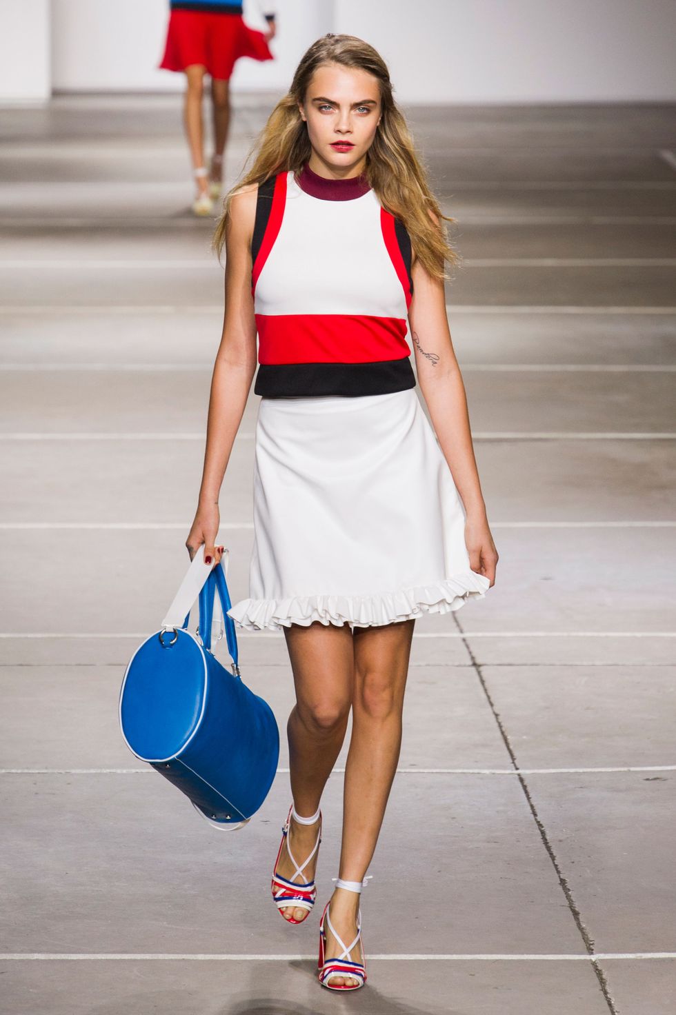 Clothing, Blue, Shoulder, Human leg, Joint, Standing, Red, Dress, Bag, Style, 
