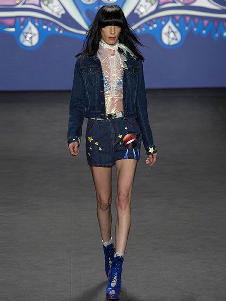 Clothing, Blue, Sleeve, Human leg, Textile, Fashion show, Joint, Outerwear, Style, Knee, 