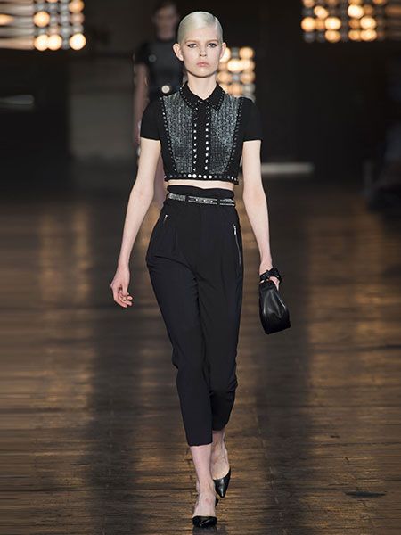 DIESEL トップス　ランウェイモデル ディーゼル（DIESEL）」2023春夏コレクション | ファッション
