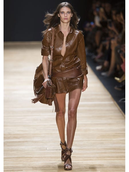 Clothing, Brown, Fashion show, Shoulder, Human leg, Runway, Joint, Outerwear, Fashion model, Style, 
