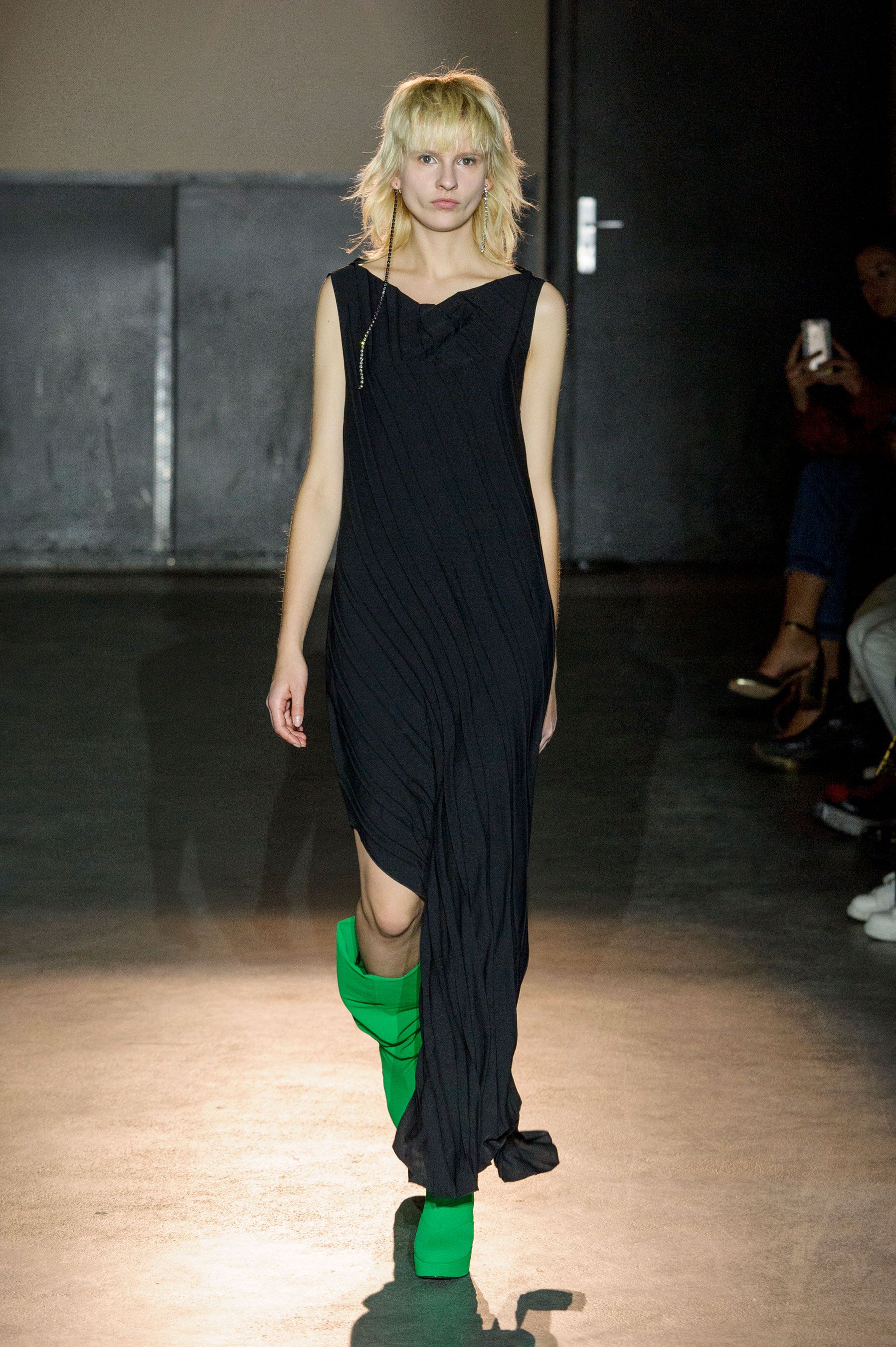 ルッツ・ヒュエル(LUTZ HUELLE)コレクション一覧|ELLE ONLINE ルッツ・ヒュエル(LUTZ HUELLE)コレクション一覧|ELLE ONLINE