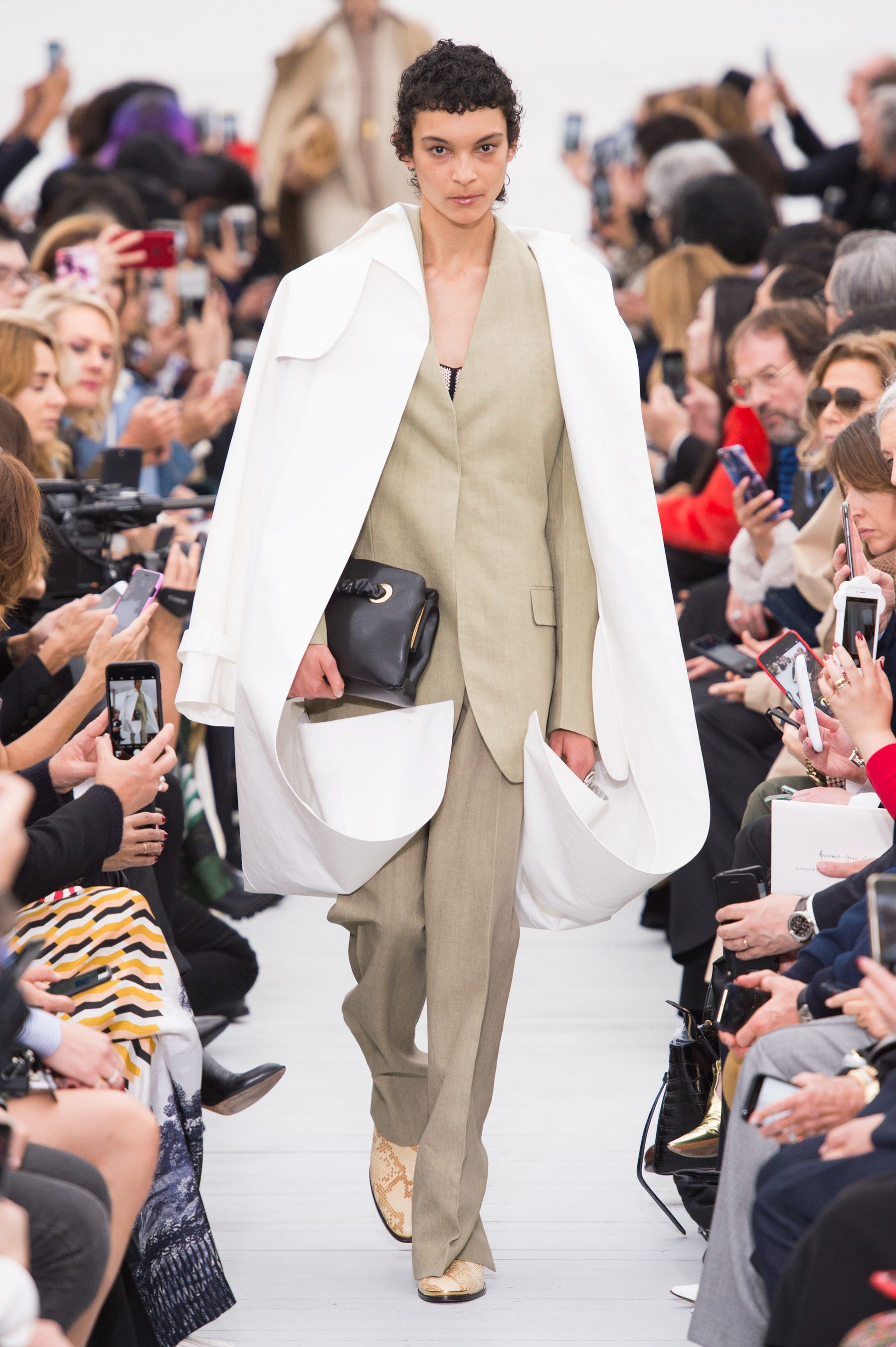 【国内発送★CELINE】アーティストエンブロイダリー フーディ 新品未使用 正規品 CELINE セリーヌ アーティストエンブロイ