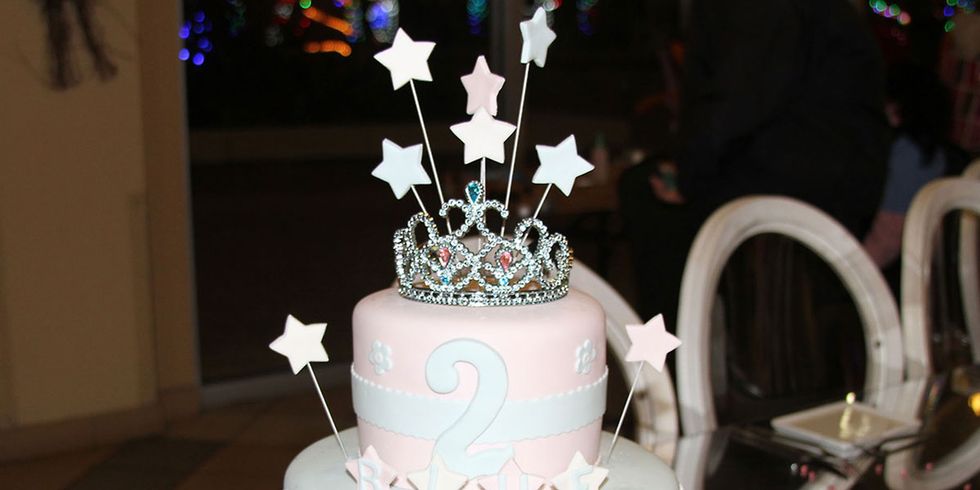 Cake, Sugar paste, Cake decorating, Fondant, Icing, Royal icing, Pasteles, Wedding cake, Sugar cake, Buttercream, 