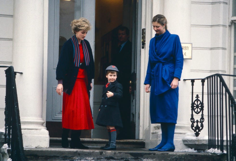 Blue, Fashion, Standing, Cobalt blue, Street fashion, Outerwear, Dress, Electric blue, Door, Formal wear, 