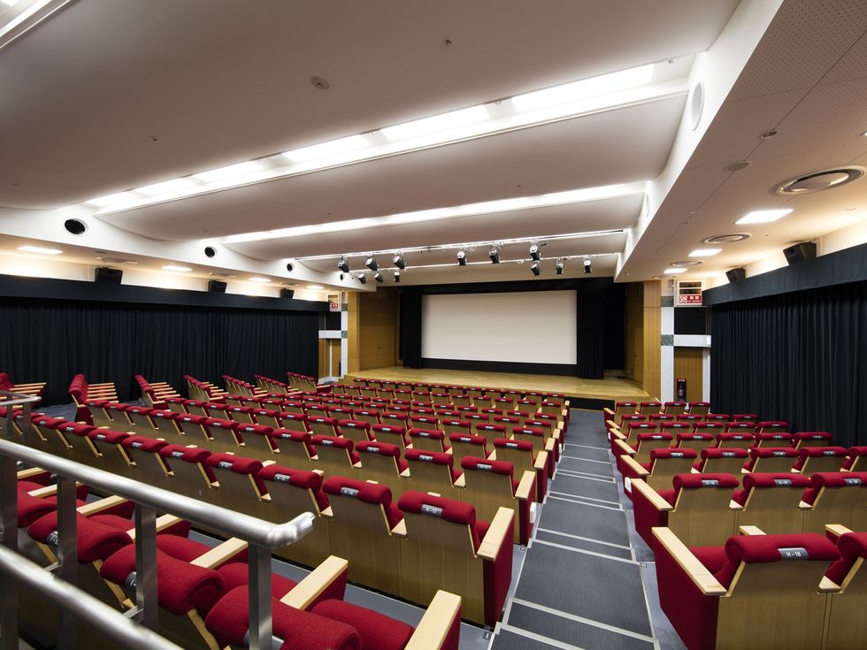 Auditorium, Building, Function hall, Conference hall, Theatre, Room, Convention center, Interior design, Performing arts center, heater, 