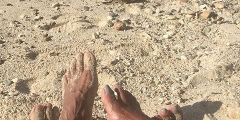 Finger, Skin, Sand, People in nature, Wrist, Soil, Thumb, Toe, Nail, Barefoot, 