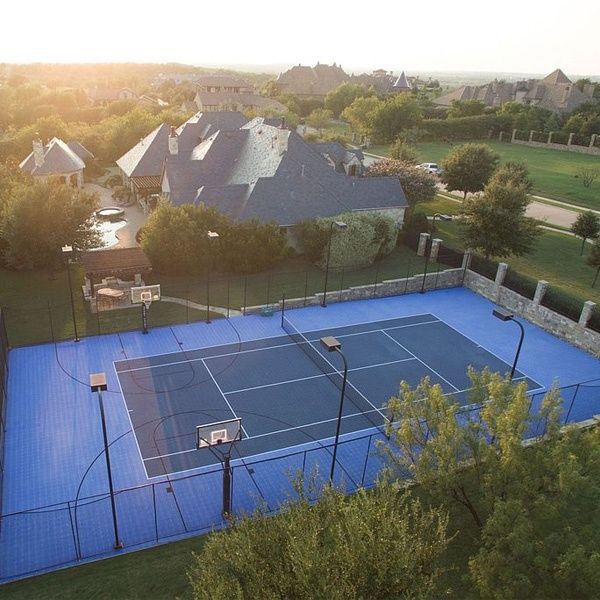 Tennis court, Light, Property, Sky, Sunlight, Sport venue, Technology, Swimming pool, House, Leisure, 