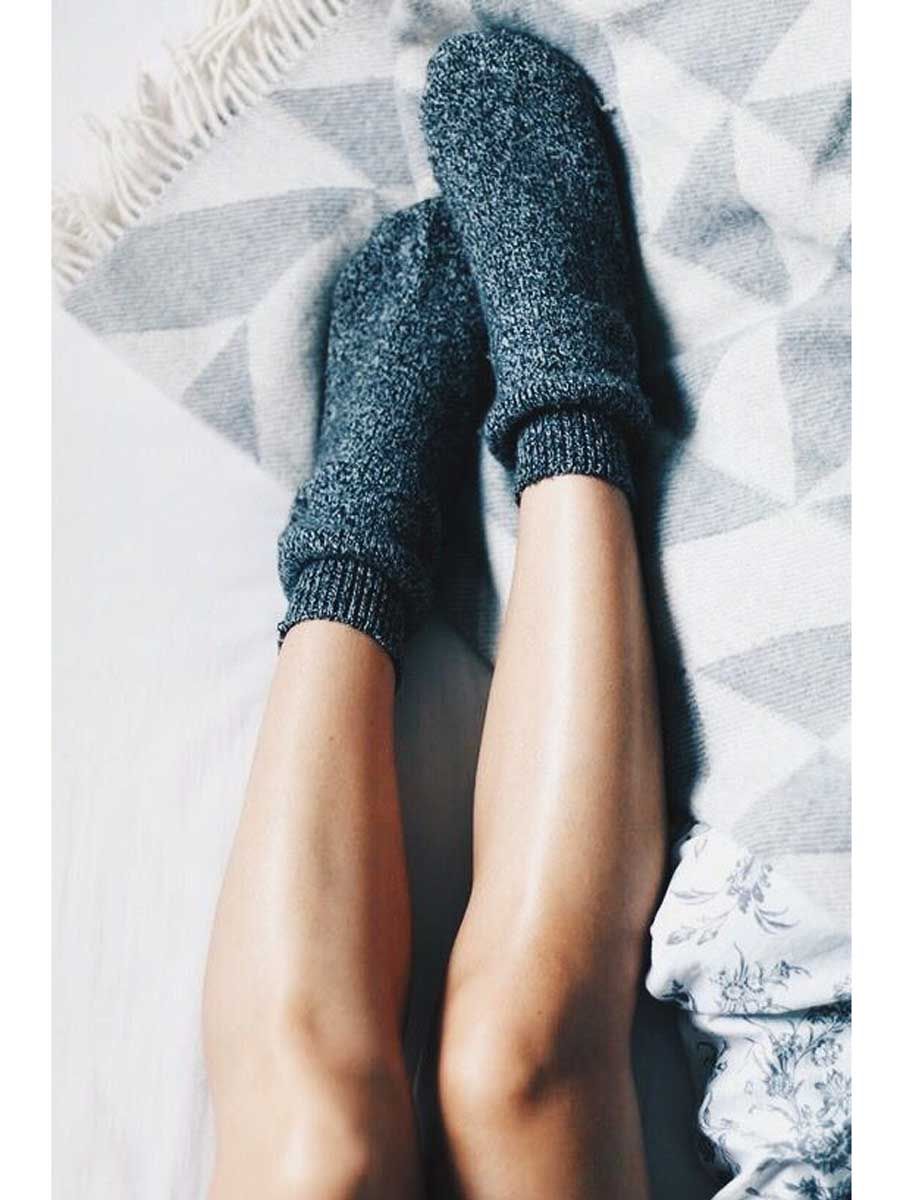Human leg, Textile, Joint, Knee, Thigh, Photography, Foot, Toe, Tights, Ankle, 