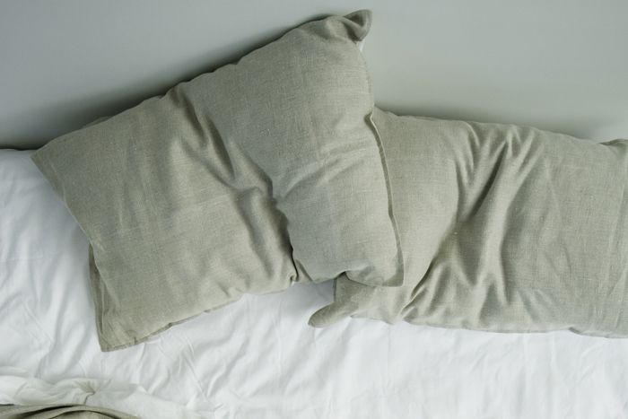 Bed sheet, Bedding, Textile, Duvet cover, Duvet, Linens, Comfort, Furniture, Room, Bed, 
