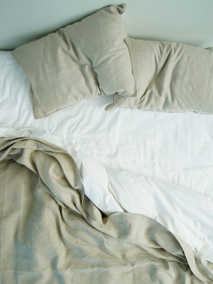 Bed sheet, Bedding, Textile, Duvet cover, Duvet, Linens, Comfort, Furniture, Room, Bed, 