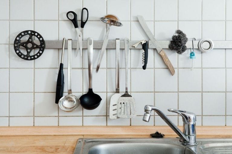 Tile, Shelf, Room, Wall, Bathroom, Tap, Kitchen, Plumbing fixture, Sink, Shower, 