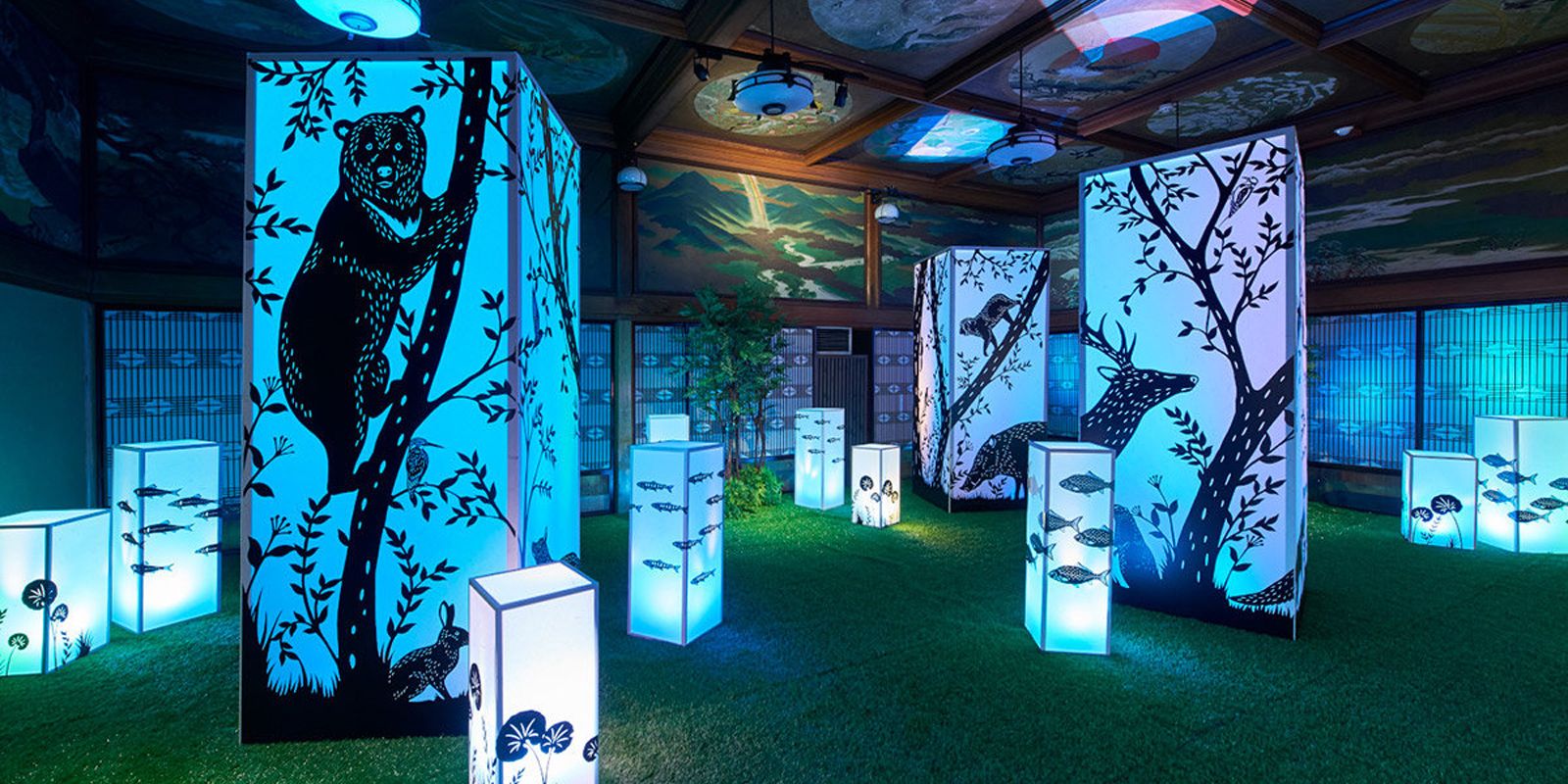interior decoration 室内の色バランス 幻想的な夏を演出！ 色とりどりの和のあかりに癒やされて