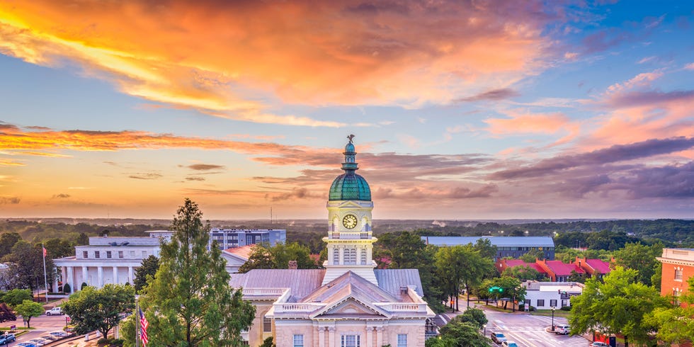 Cloud, Landscape, City, Metropolitan area, Landmark, Urban area, Clock tower, Dusk, Residential area, Sunset, 