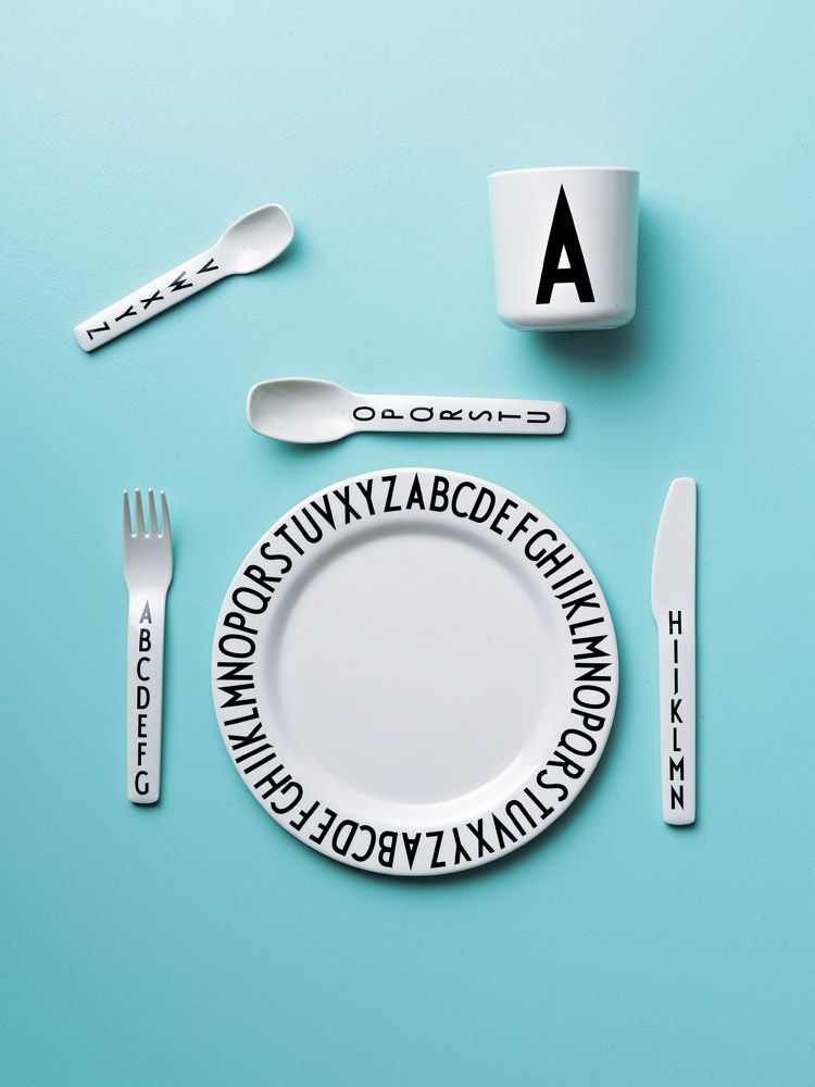 Text, Turquoise, Dishware, Aqua, Font, Teal, Azure, Cutlery, Kitchen utensil, Circle, 