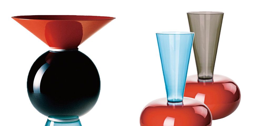Cobalt blue, Drinkware, Glass, Material property, Vase, Tableware, Liquid, Still life photography, 