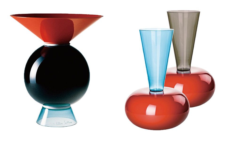Cobalt blue, Drinkware, Glass, Material property, Vase, Tableware, Liquid, Still life photography, 