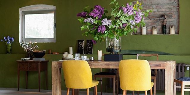 Room, Furniture, Table, Dining room, Interior design, Yellow, Lilac, Purple, Flower, Plant, 