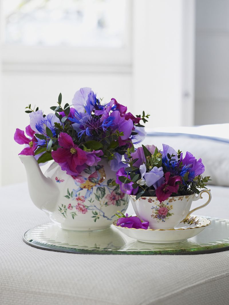 Serveware, Flower, Petal, Purple, Dishware, Lavender, Violet, Interior design, Floristry, Flower Arranging, 