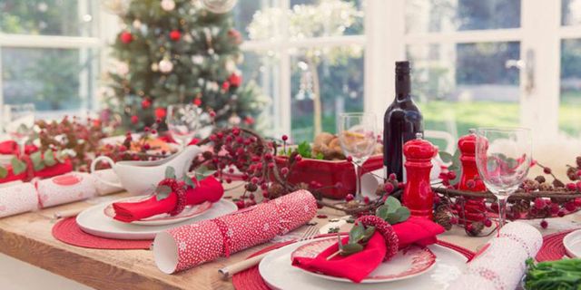 Christmas decoration, Christmas eve, Christmas, Event, Christmas ornament, Table, Christmas cracker, Food, Interior design, Holiday, 