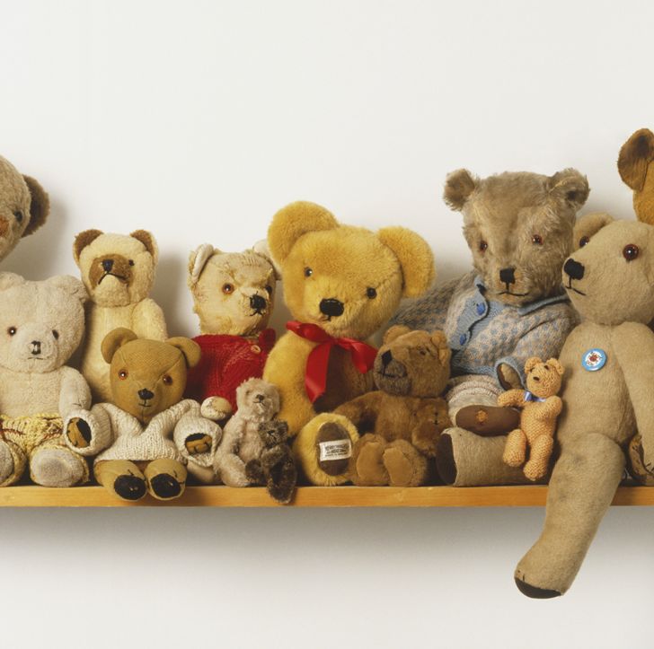 Toy, Organism, Product, Yellow, Brown, Stuffed toy, Baby toys, Textile, Plush, Teddy bear, 
