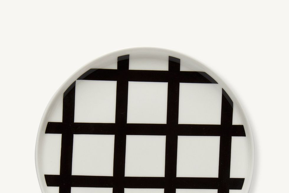 White, Plate, Dishware, Black-and-white, Tableware, Beige, Circle, Pattern, Square, 