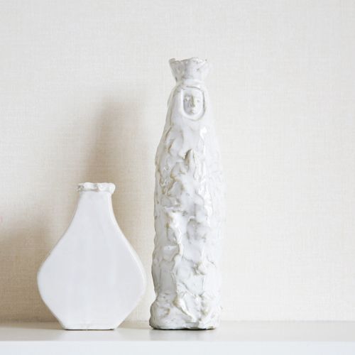 White, Artifact, Pottery, Creative arts, Ceramic, Still life photography, Sculpture, Vase, 