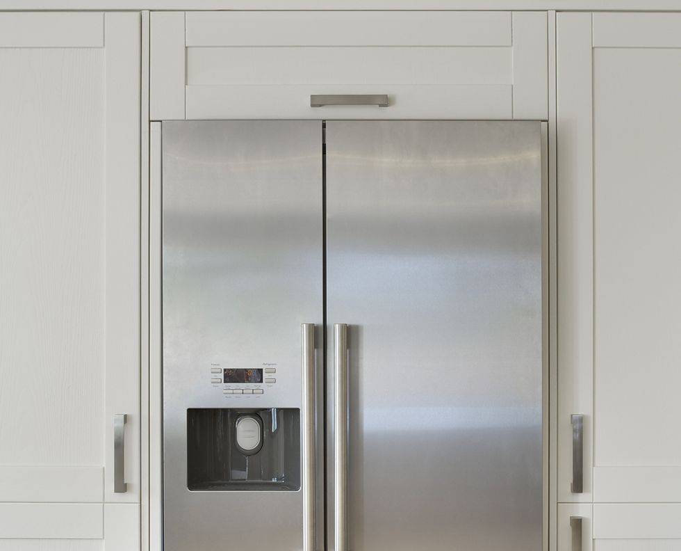 Major appliance, Floor, Flooring, Fixture, Refrigerator, Handle, Freezer, Metal, Aluminium, Home appliance, 