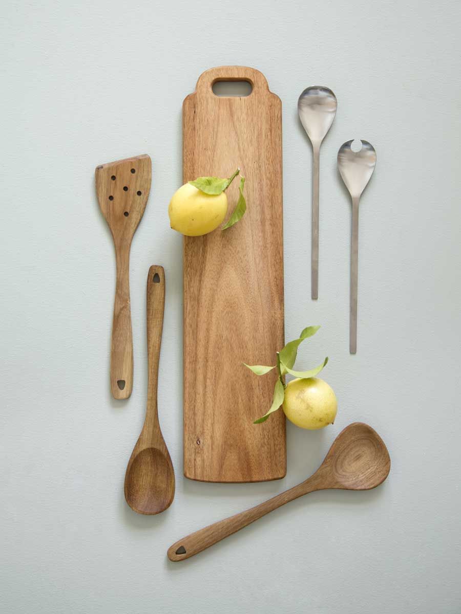 Wood, Kitchen utensil, Cutlery, Tool, Spoon, Wooden spoon, Fruit, Natural foods, Household silver, Produce, 