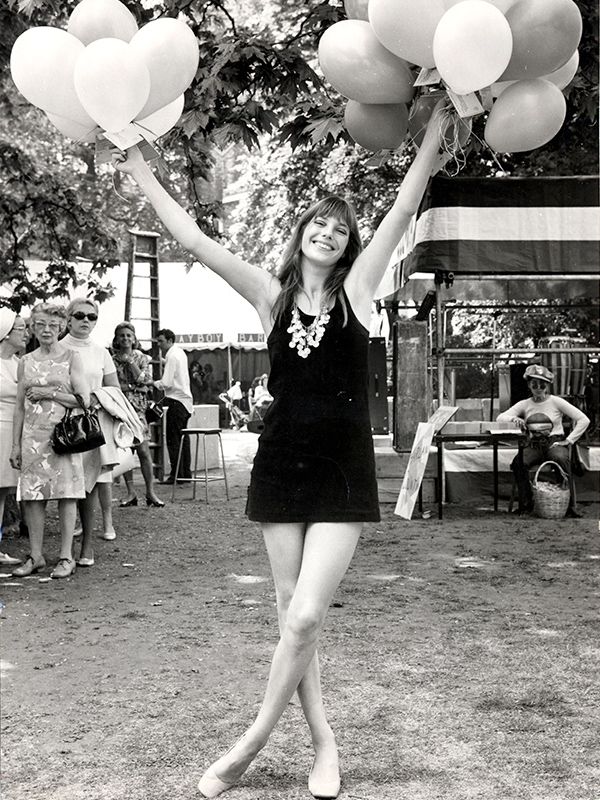 Leg, Dress, Human body, Balloon, Party supply, Photograph, White, Monochrome, Style, Beauty, 