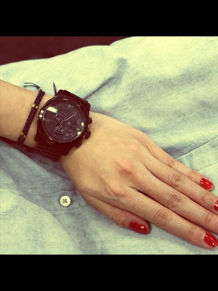 Finger, Watch, Wrist, Red, Fashion accessory, Analog watch, Nail, Watch accessory, Nail polish, Fashion, 
