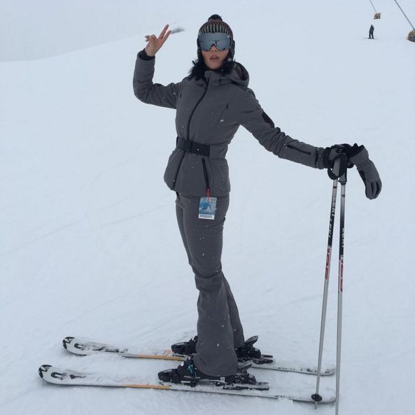 （sw797）フィオーレ【M】スノーウェア 刺繍 ボタン スキー 細見え 冬 雪
