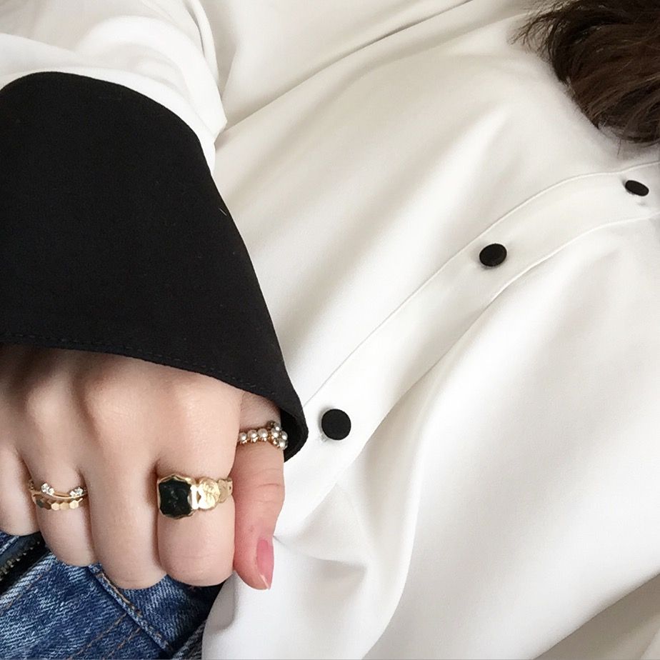 Finger, Sleeve, Collar, Jewellery, White, Wrist, Style, Nail, Fashion accessory, Ring, 