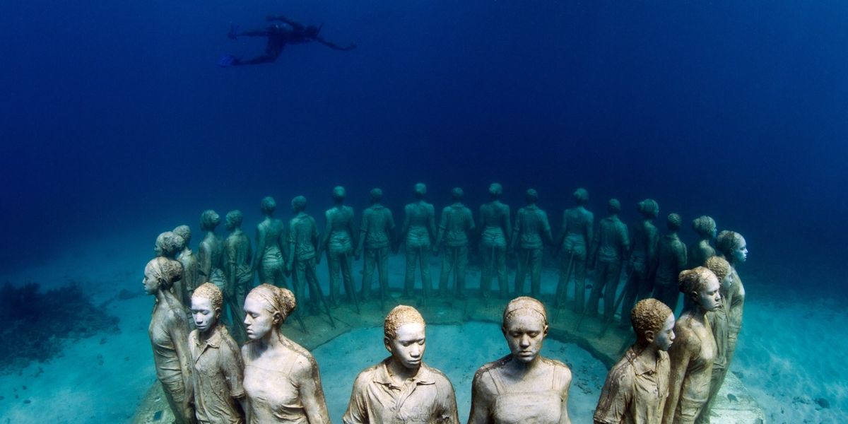 世界唯一 カリブの海底に広がる水中美術館