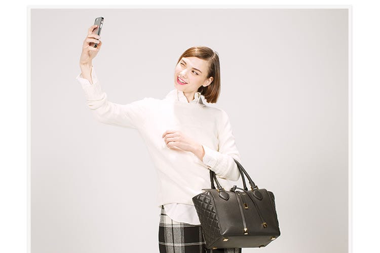 Plaid, Product, Sleeve, Tartan, Shoulder, Textile, Photograph, Bag, White, Pattern, 