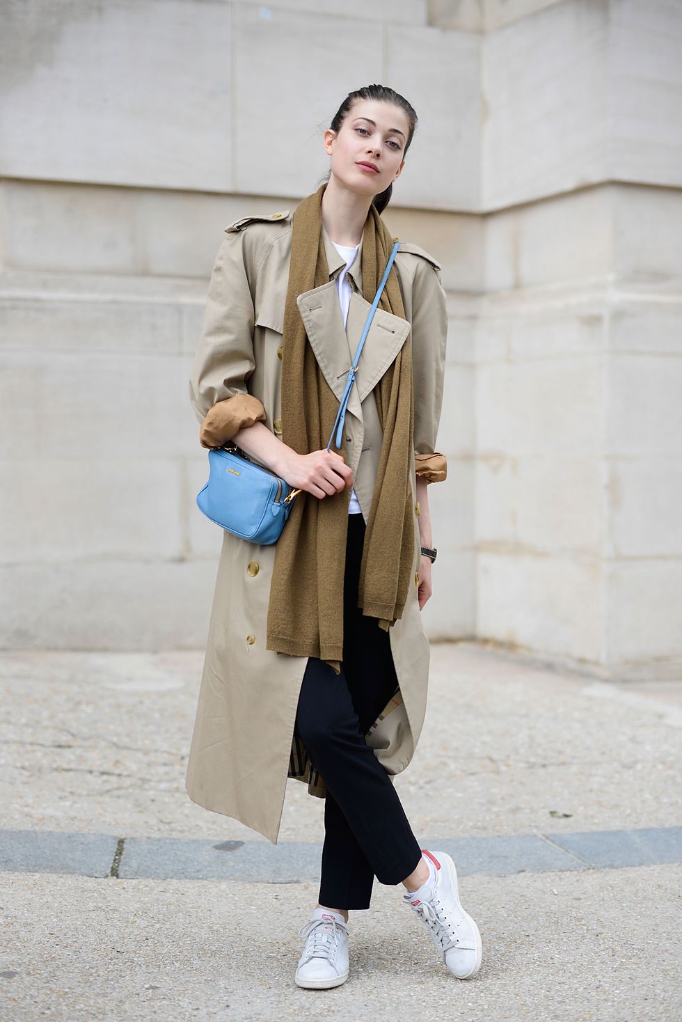 Shoe, Bag, Standing, Outerwear, Collar, Style, Street fashion, Luggage and bags, Fashion, Blazer, 